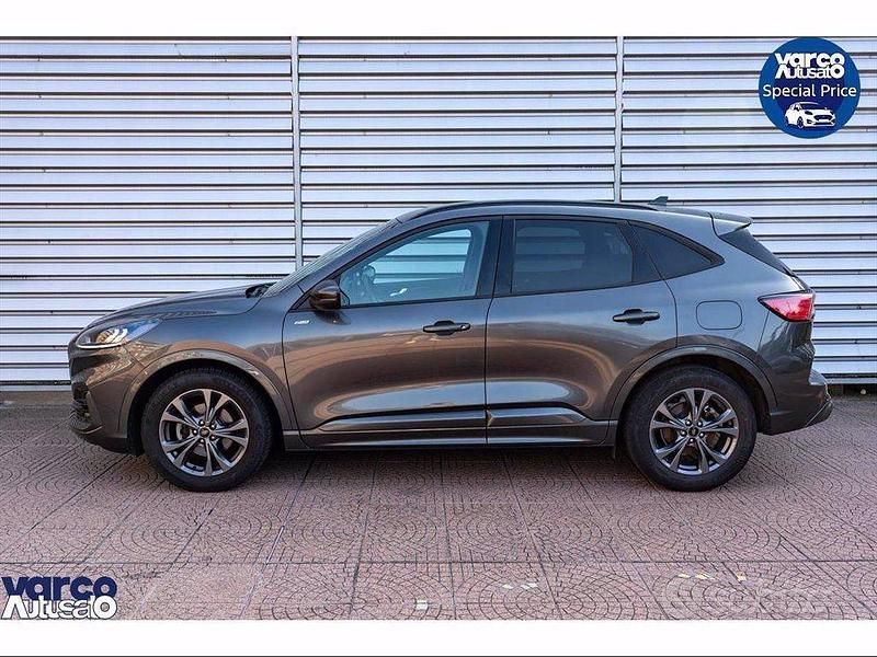 Usata Ford Kuga ST-Line 150 CV (110 kW) 2022 Grigio magnetic SUV