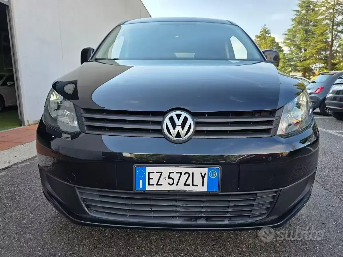 Usata VW Caddy Highline 109 CV (80 kW) 2015 Nero Monovolume