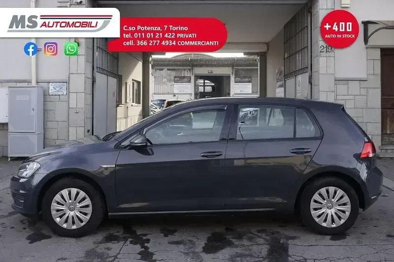 Begagnad VW Golf VII Highline 110 HK (80 kW) 2015 Grå Halvkombi