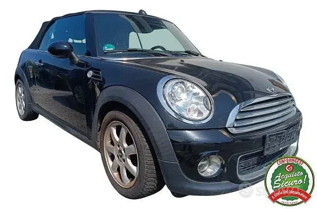 Usata Mini Cooper Cabriolet 122 CV (89 kW) 2015 Cabrio