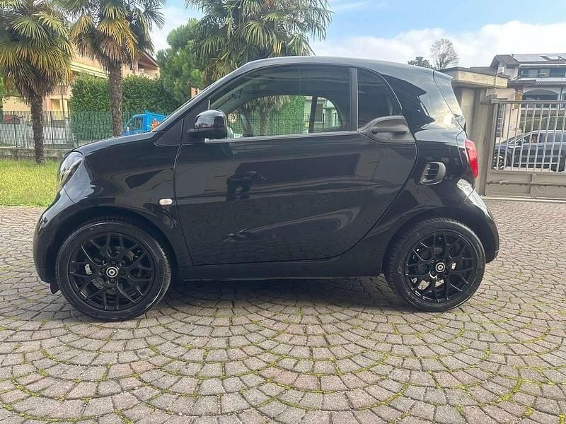 Nero Usata 2016 Smart ForTwo Coupé Due volumi | 13.000 € (Buon prezzo) - Immagine 1/4