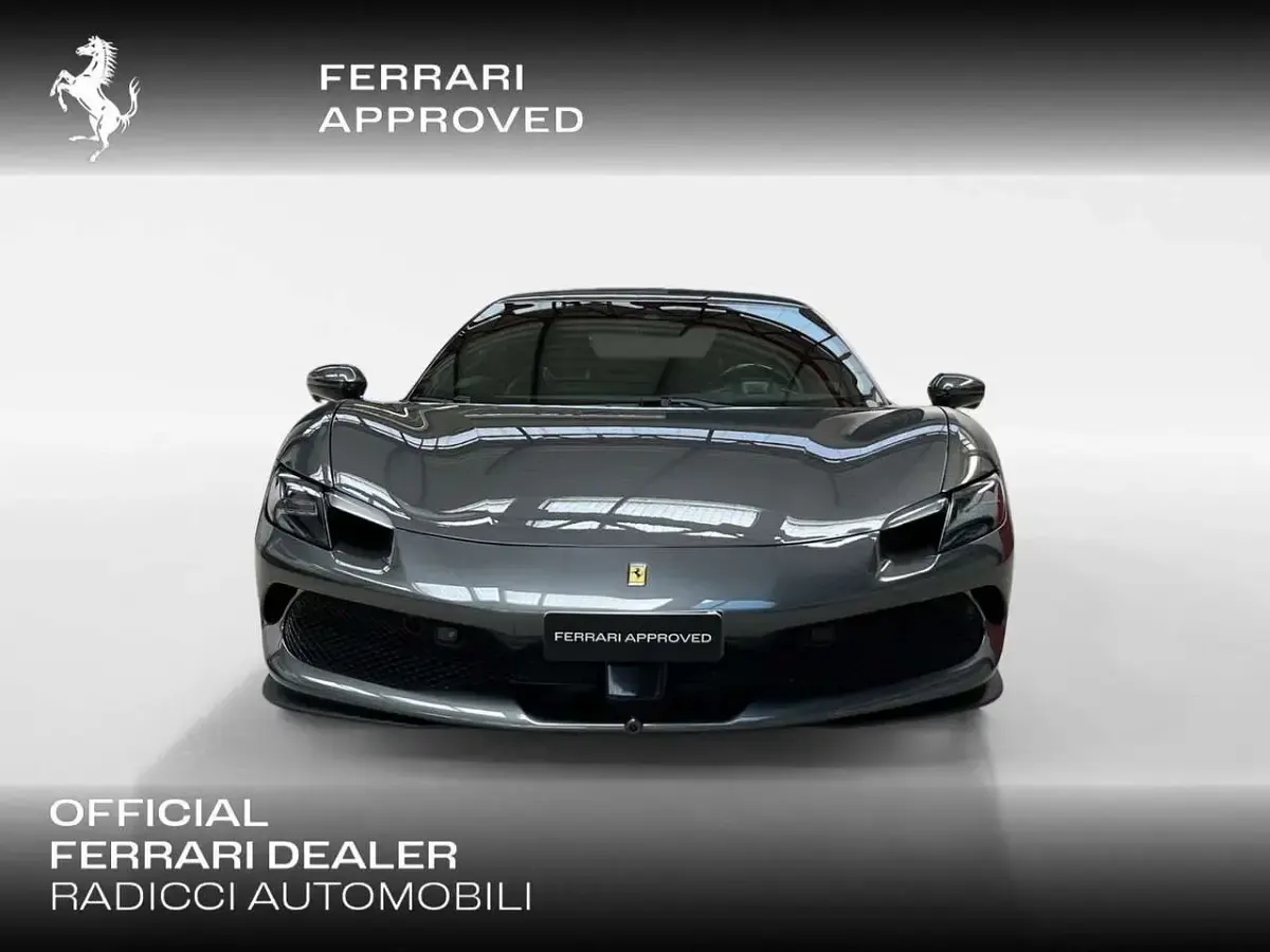 Usata Ferrari 296 829 CV (609 kW) 2023 Grigio Coupé