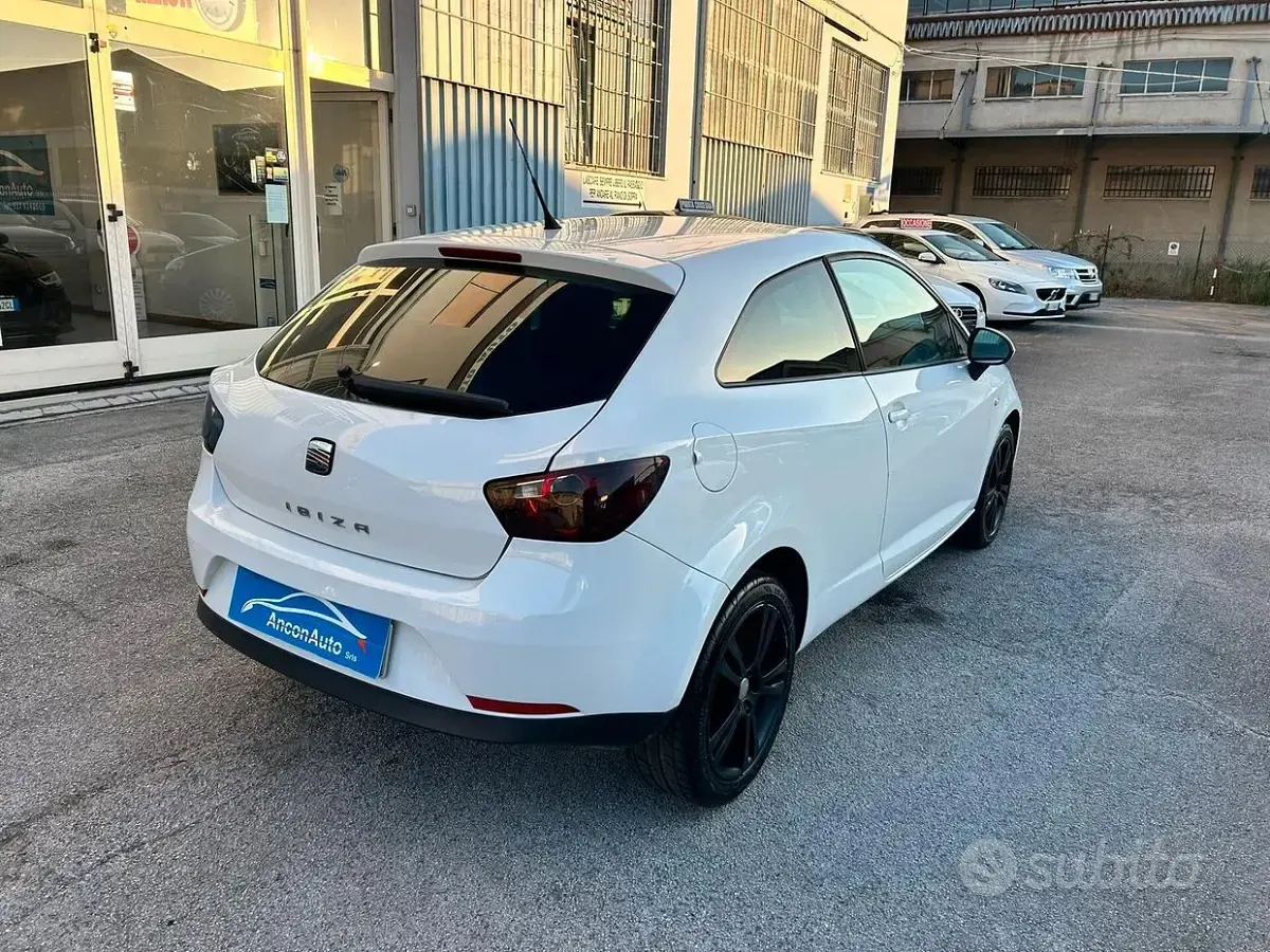 Usata Seat Ibiza 69 CV (50 kW) 2012 Bianco Berlina
