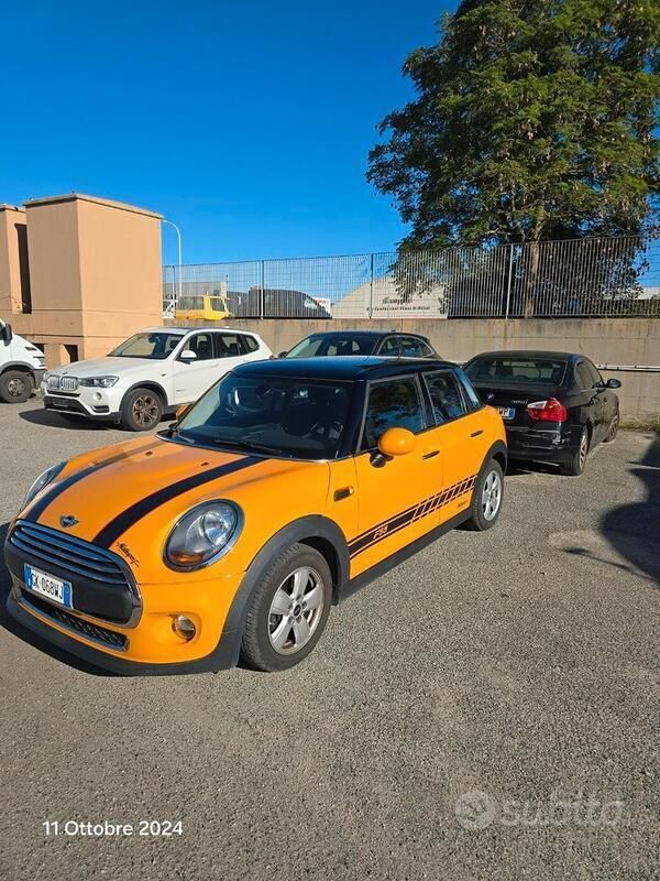 Usata Mini Cooper D 116 CV (85 kW) 2017 Arancione Utilitaria