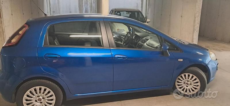 Usata Fiat Punto Evo 65 CV (47 kW) 2010 Blu Utilitaria