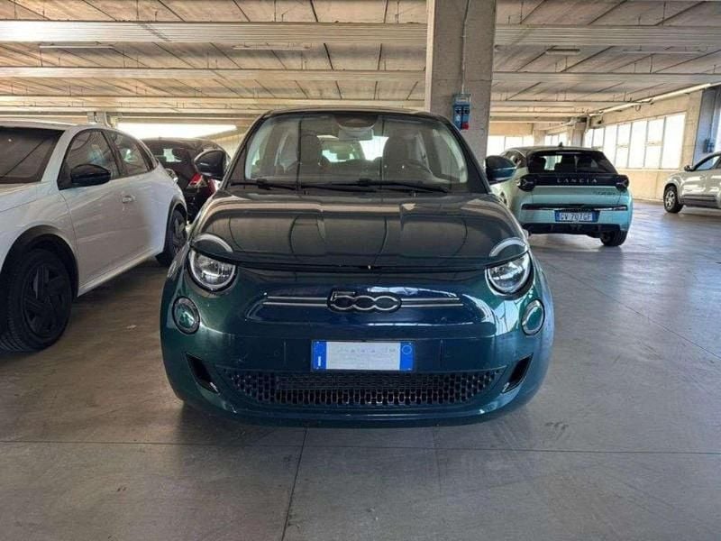 Usata Fiat 500e 50 kW (68 CV) 2023 Ocean green Berlina