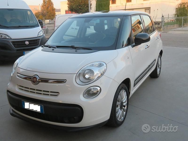 Bianco Usata 2015 Fiat 500L Lounge Monovolume | 9800 € (Cara) - Immagine 1/4