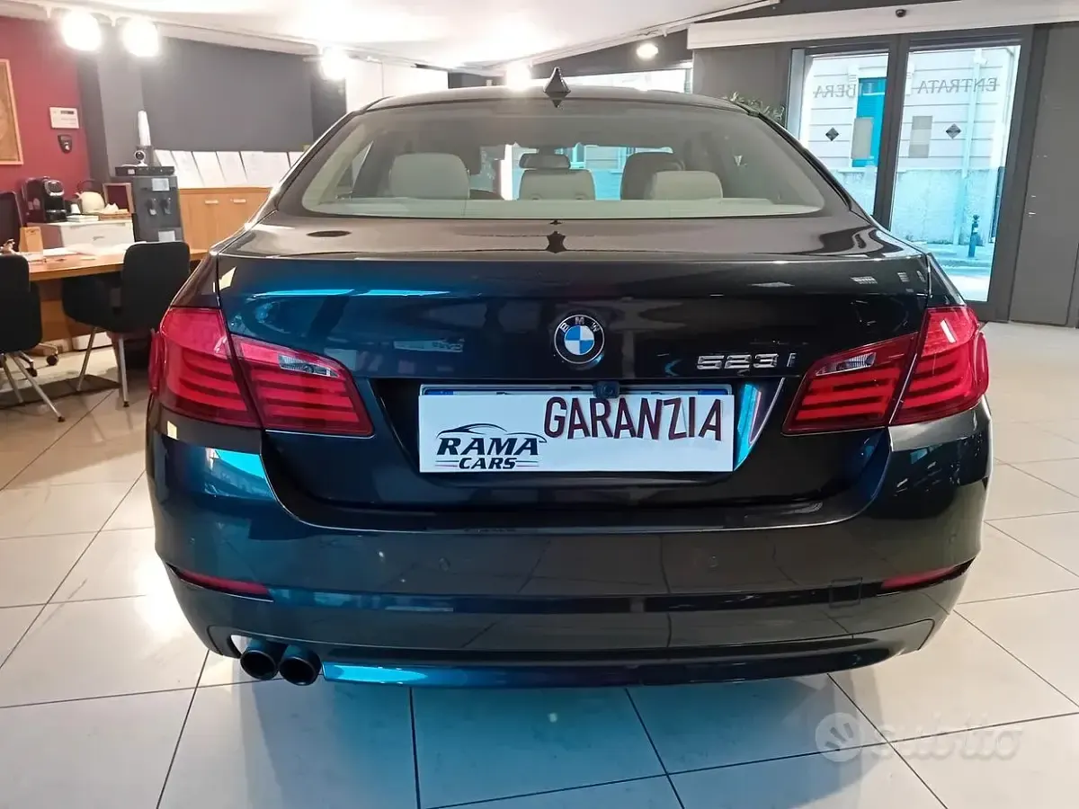 Usata BMW 523 204 CV (150 kW) 2010 Grigio Berlina