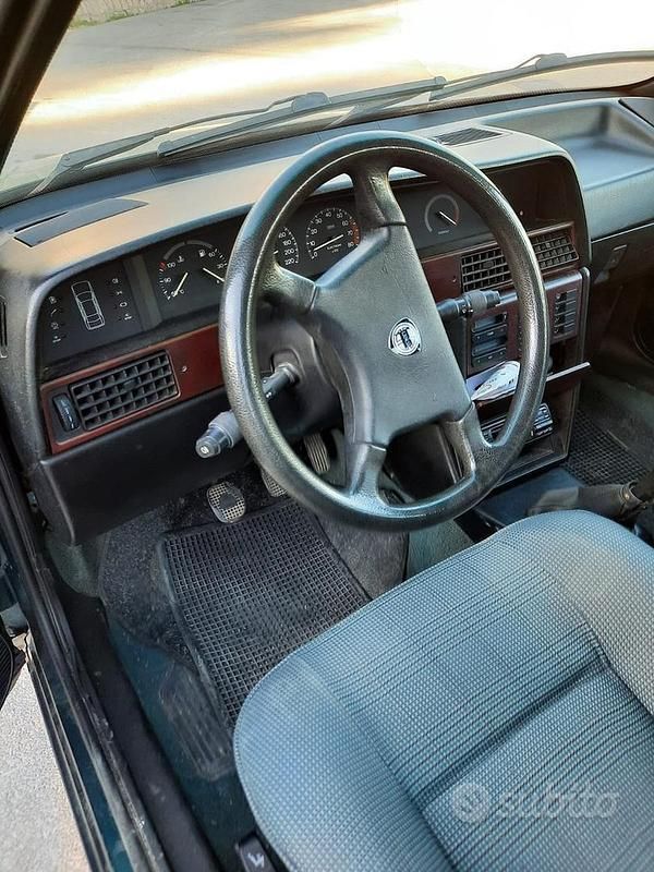 Usata Lancia Dedra 88 CV (64 kW) 1992 Verde Berlina