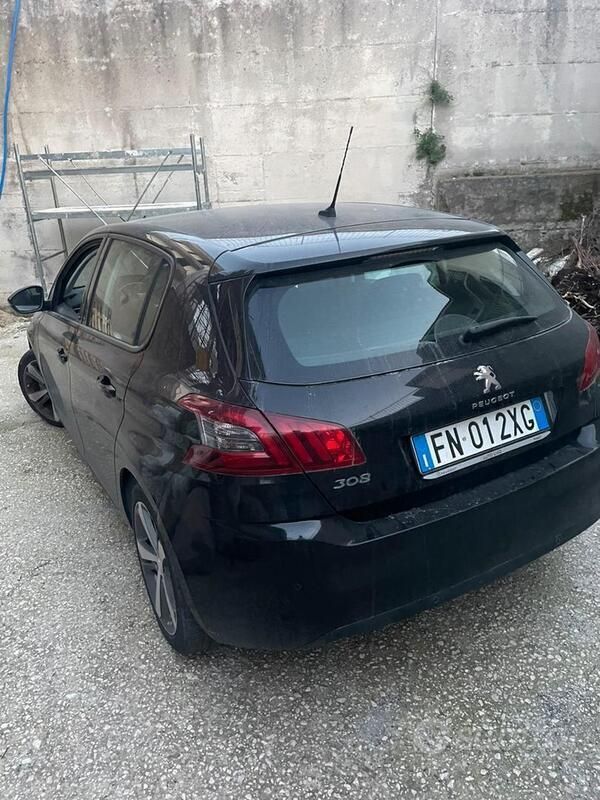 Usata Peugeot 308 131 CV (96 kW) 2018 Utilitaria