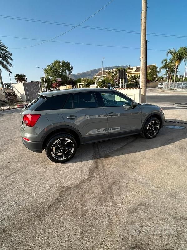 Usata Audi Q2 116 CV (85 kW) 2018 Grigio SUV