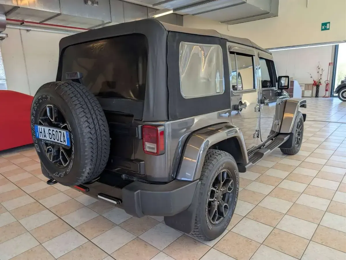 Usata Jeep Wrangler Limited 284 CV (208 kW) 2017 Smoky mountayn grey metallic SUV