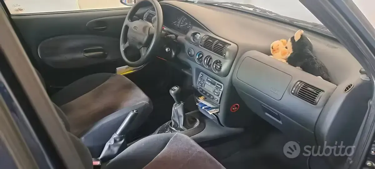 Usata Ford Escort 88 CV (64 kW) 1998 Bluazzurro Berlina