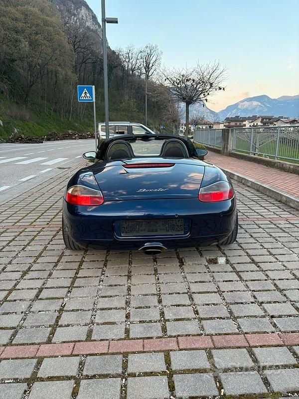 Usata Porsche Boxster 220 CV (161 kW) 2002 Blu Cabrio