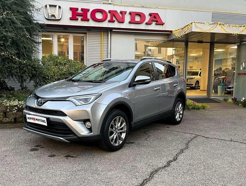 Grigio Usata 2017 Toyota RAV4 Hybrid Lounge SUV | 17.900 € (Buon prezzo) - Immagine 1/4