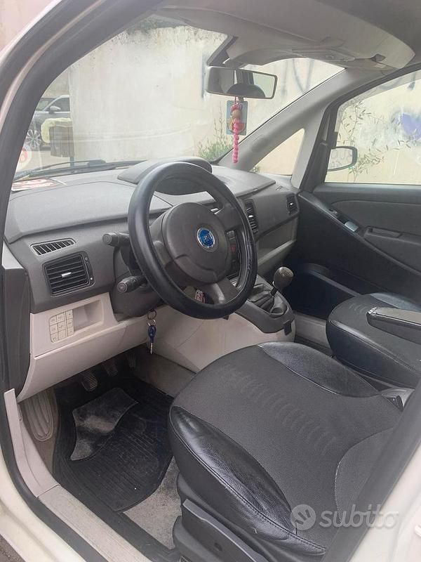 Usata Fiat Idea 2003 Bianco Monovolume