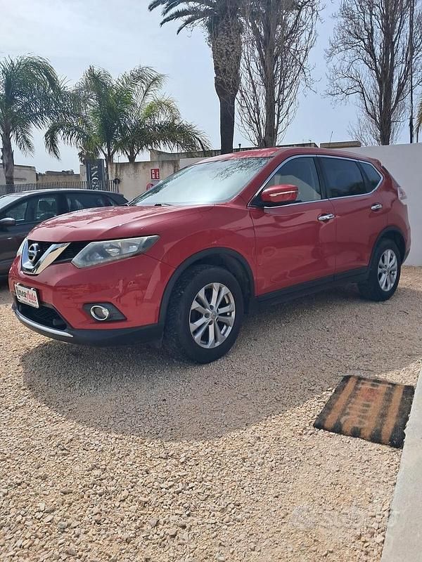 Usata Nissan X-Trail Style Edition 131 CV (96 kW) 2017 Rosso SUV