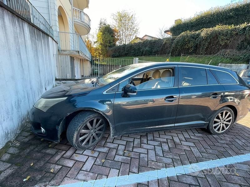 Usata Toyota Avensis 2012 Nero Station wagon