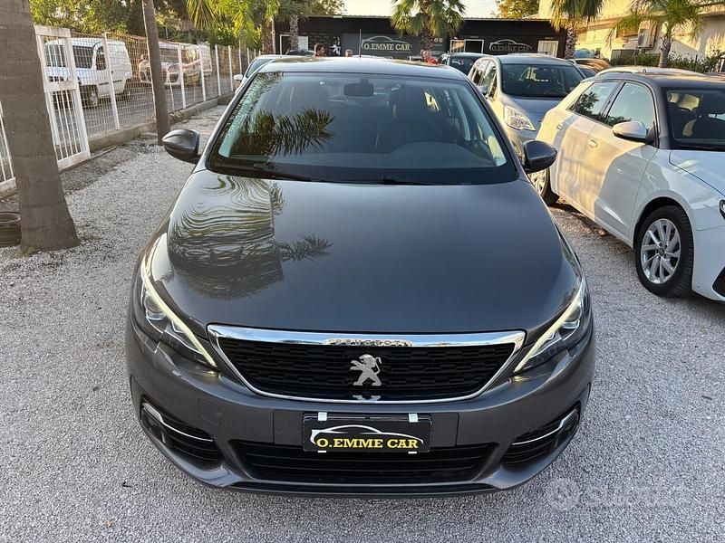 Begagnad Peugeot 308 Business-Line 100 HK (73 kW) 2017 Grå Sedan