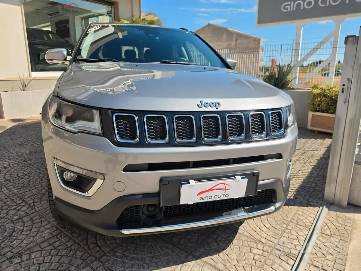 Usata Jeep Compass Limited 140 CV (102 kW) 2017 Grigio SUV