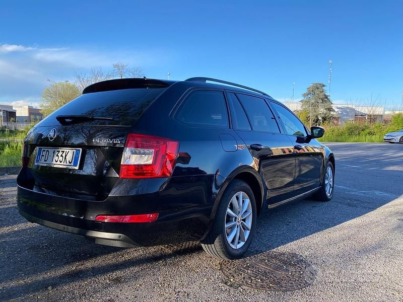 Usata Skoda Octavia Design Edition 110 CV (80 kW) 2016 Nero Station wagon