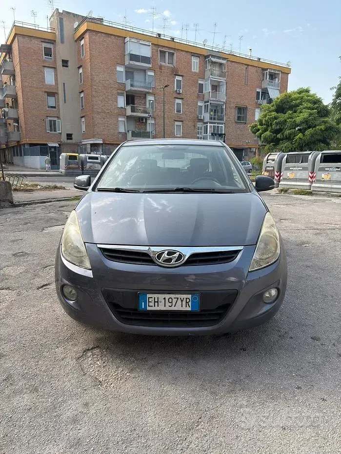 Usata Hyundai i20 75 CV (55 kW) 2011 Grigio Utilitaria
