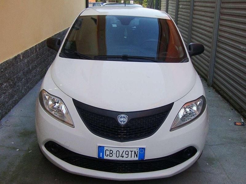 Usata Lancia Ypsilon S 69 CV (50 kW) 2020 Bianco Utilitaria