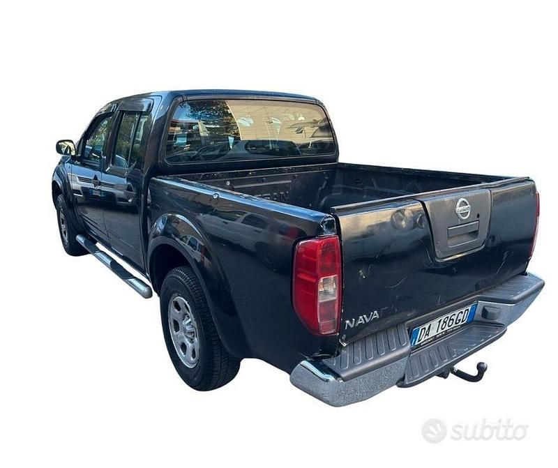 Usata Nissan Navara XE 174 CV (127 kW) 2006 Nero Pick-up