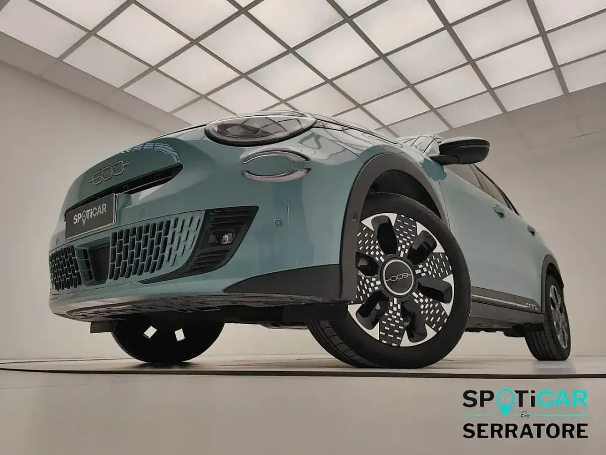 Usata Fiat 600 La Prima 100 CV (73 kW) 2025 Blu SUV