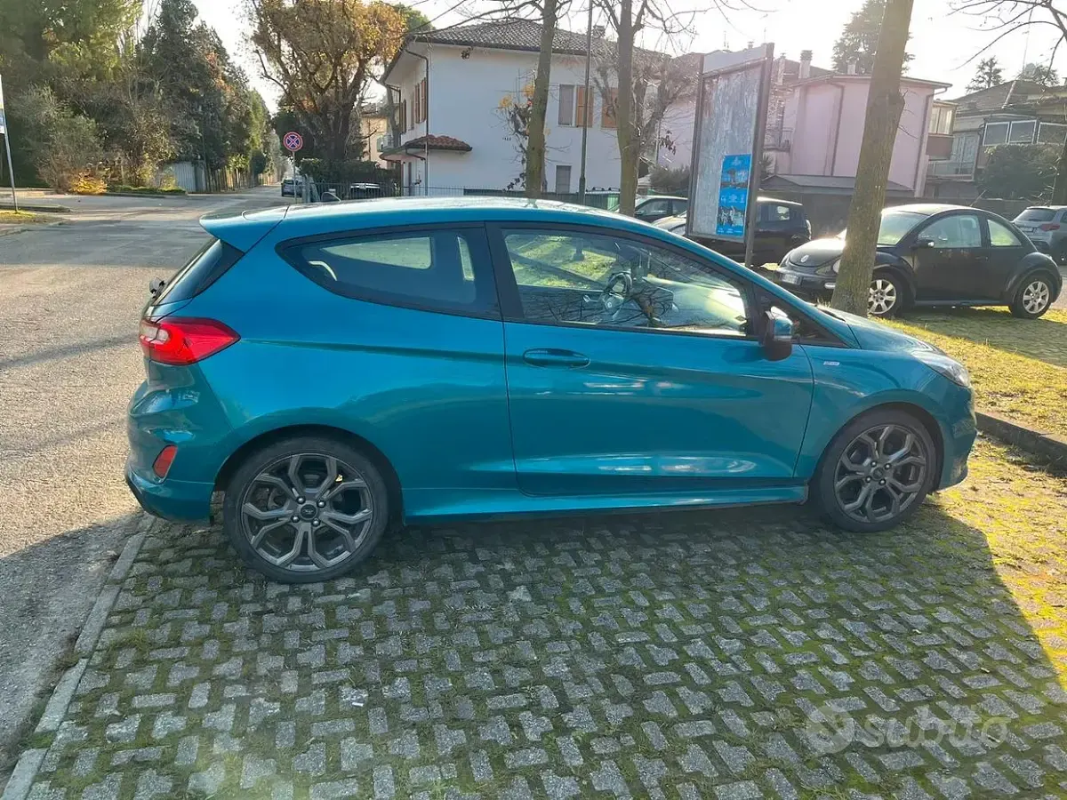 Usata Ford Fiesta ST 120 CV (88 kW) 2018 Bluazzurro Utilitaria