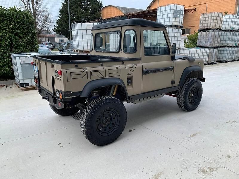 Usata Land Rover Defender 109 CV (80 kW) 1994 Grigio SUV