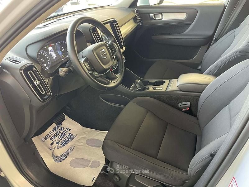 Usata Volvo XC40 Momentum 150 CV (110 kW) 2020 Grigio SUV