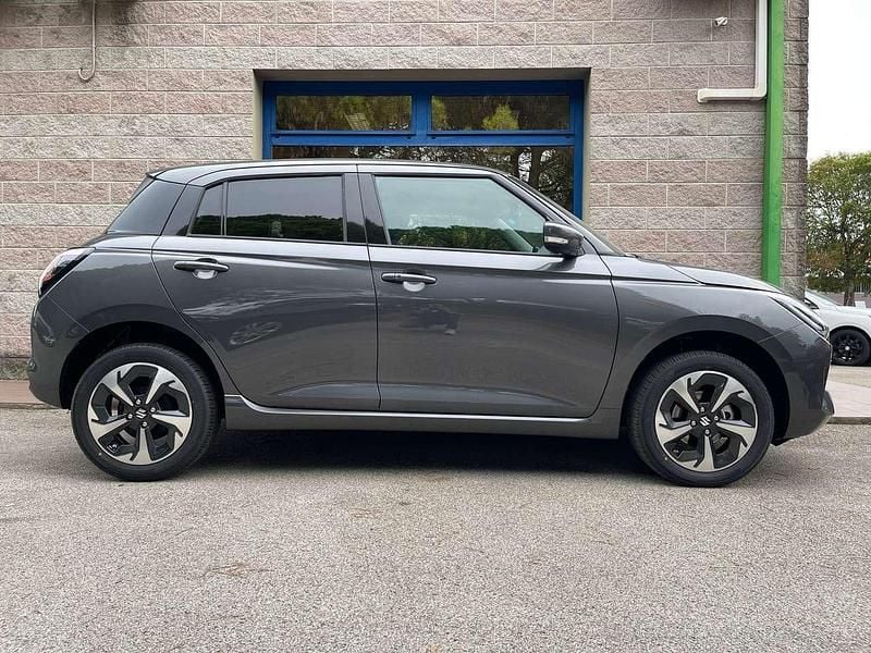 Nuova Suzuki Swift 82 CV (60 kW) 2025 Grigio londra Berlina