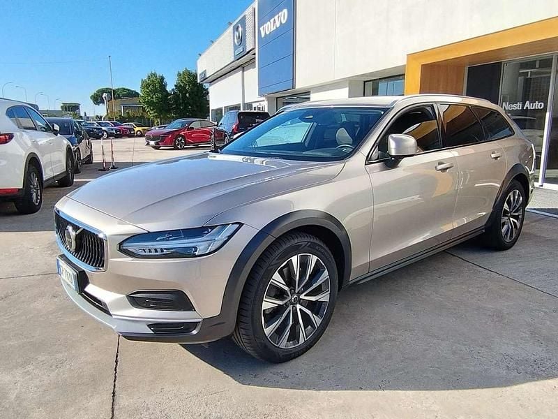 Beige Usata 2023 Volvo V90 CC Core Station wagon | 41.950 € (Buon prezzo) - Immagine 1/4