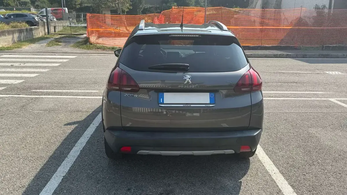 Usata Peugeot 2008 Allure 83 CV (61 kW) 2019 Grigio SUV