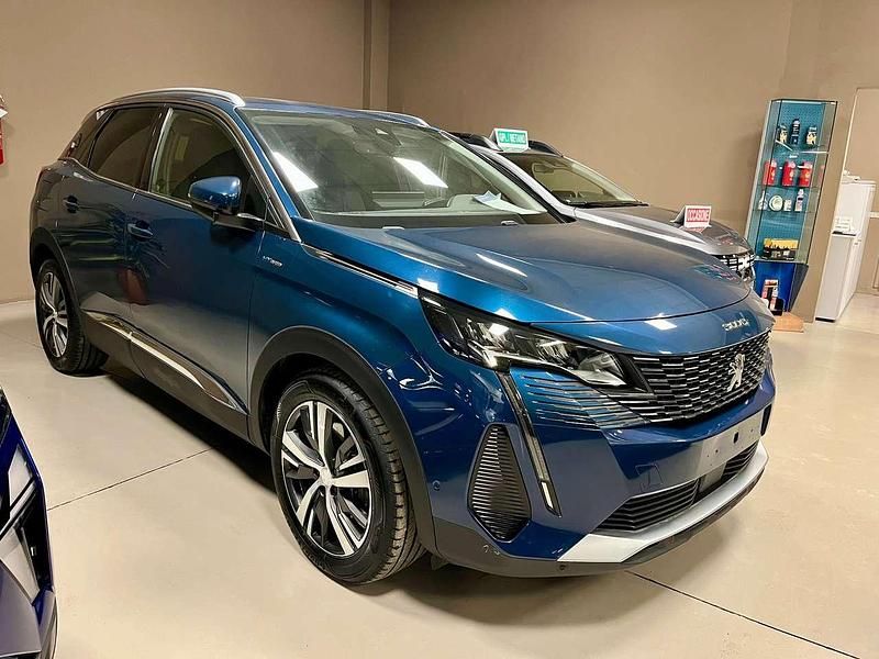 Usata Peugeot 3008 Allure 181 CV (133 kW) 2021 Blue celebes metallizzato SUV