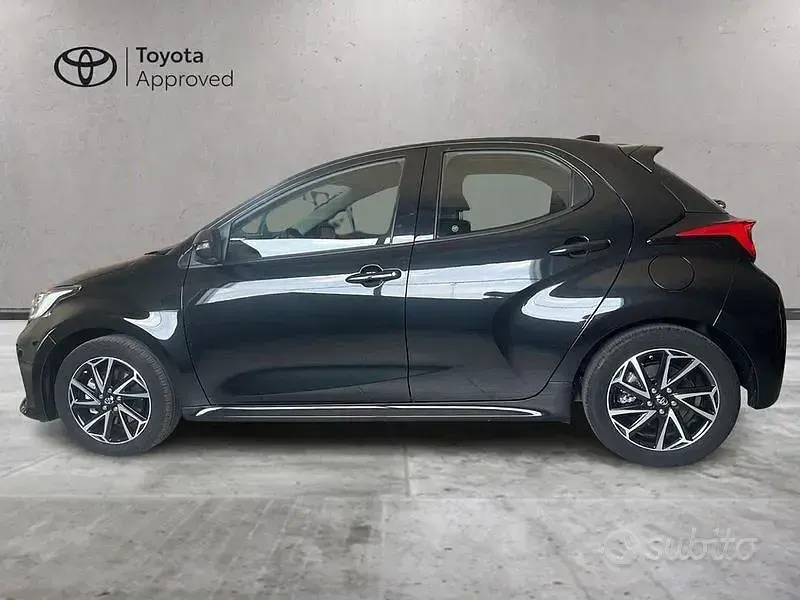 Usata Toyota Yaris Hybrid Trend 116 CV (85 kW) 2022 Nero Berlina
