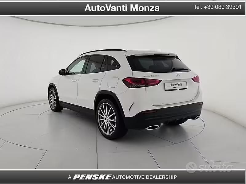 Usata Mercedes GLA200 Premium 150 CV (110 kW) 2022 Bianco SUV
