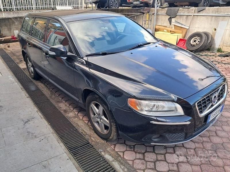 Usata Volvo V70 185 CV (136 kW) 2009 Nero Station wagon