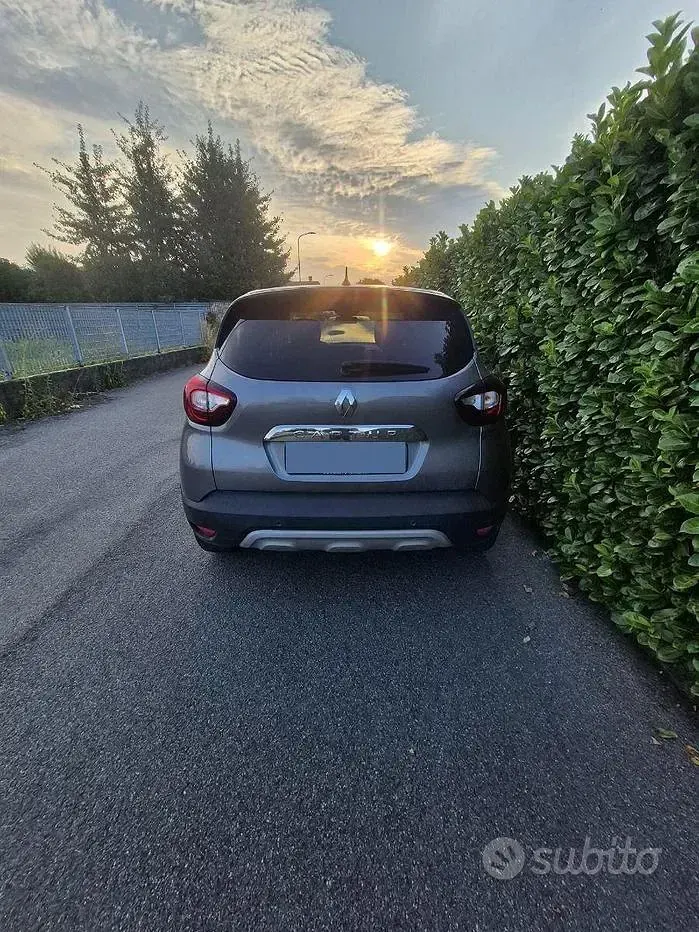 Usata Renault Captur 90 CV (66 kW) 2019 Grigio SUV