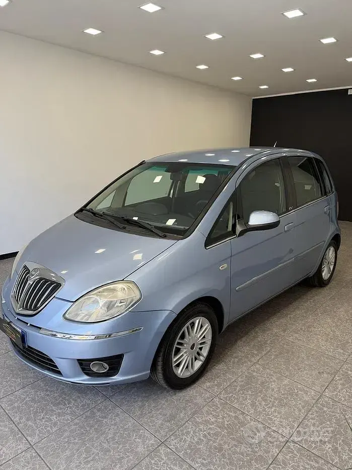 Usata Lancia Musa 90 CV (66 kW) 2010 Bluazzurro Monovolume