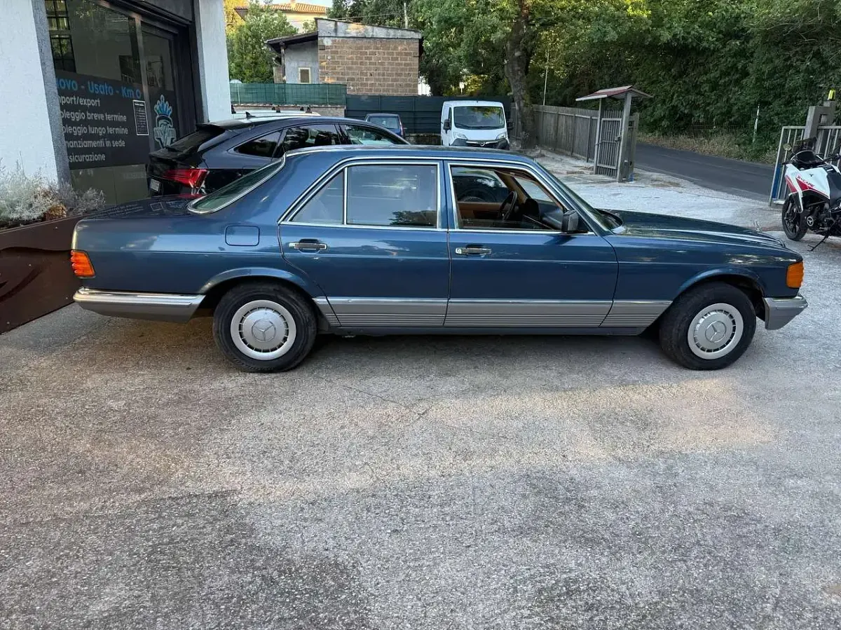 Usata Mercedes S280 SE 185 CV (136 kW) 1983 Blu/azzurro Berlina