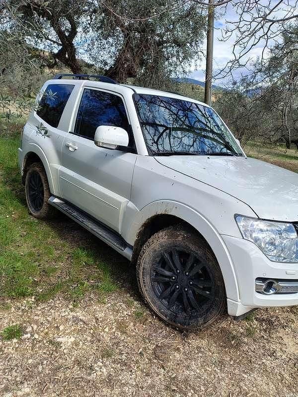 Usata Mitsubishi Pajero Instyle 200 CV (147 kW) 2019 Bianco SUV