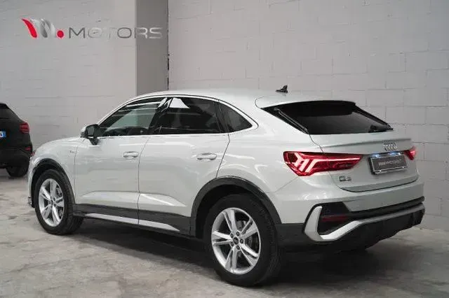 Usata Audi Q3 Sportback S-Line 150 CV (110 kW) 2024 Argento SUV
