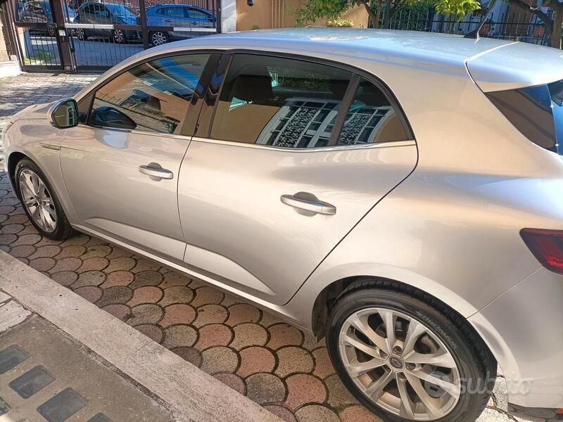 Usata Renault Mégane IV 110 CV (80 kW) 2017 Grigio Berlina