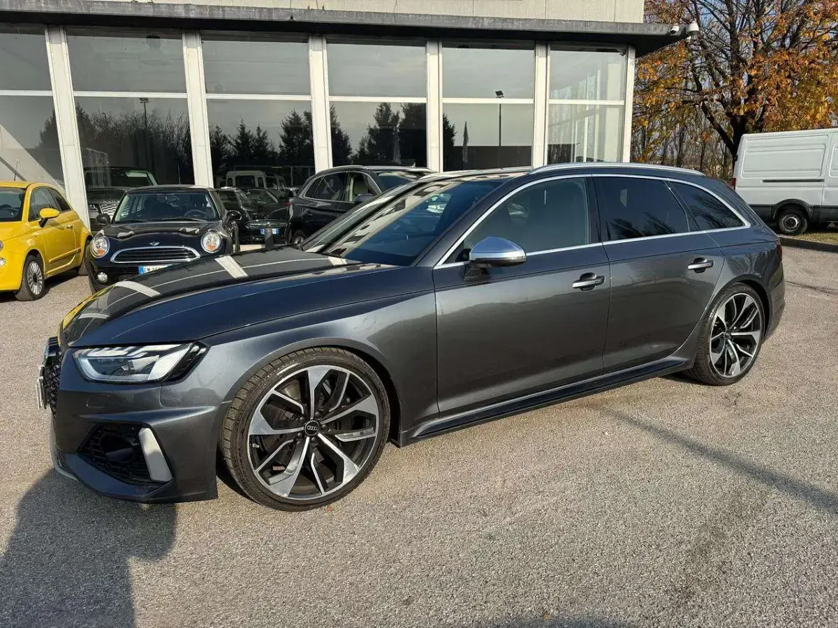 Usata Audi RS4 450 CV (330 kW) 2022 Grigio scuro Station wagon