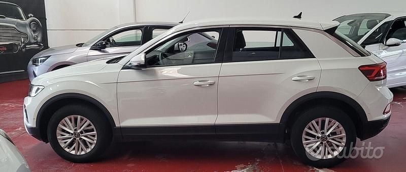 Usata VW T-Roc Life 110 CV (80 kW) 2023 Bianco SUV