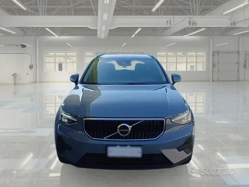 Usata Volvo XC40 129 CV (94 kW) 2023 Grigio SUV
