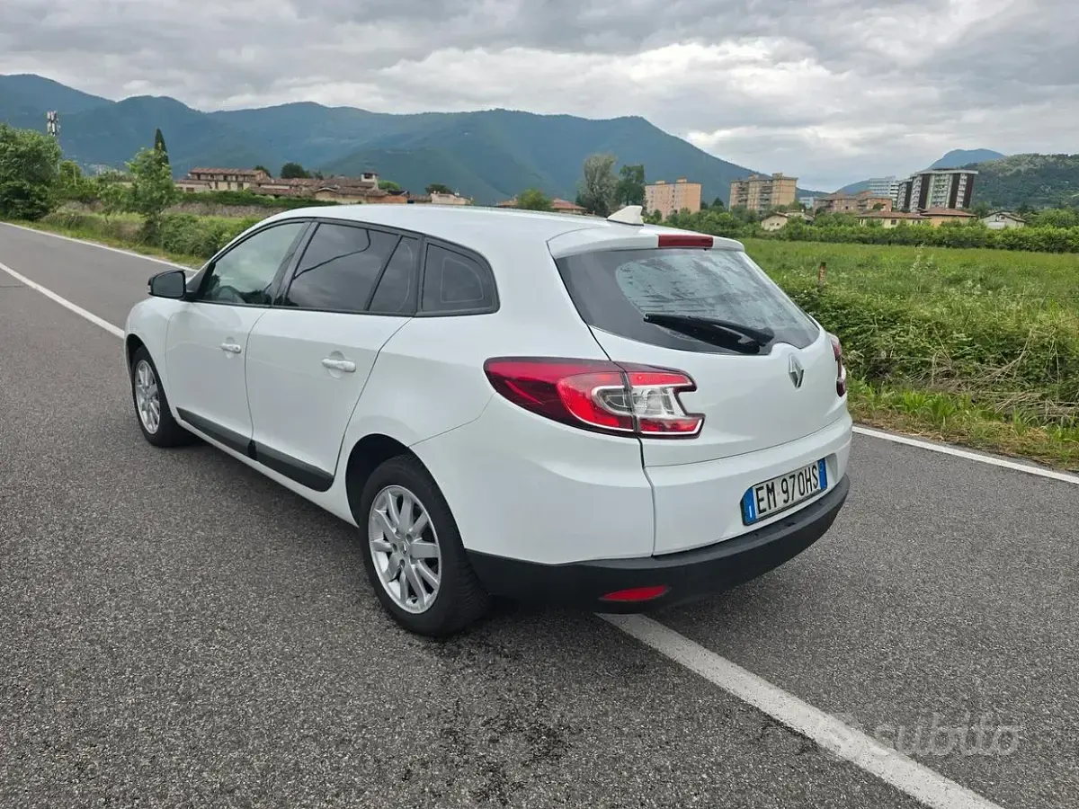 Usata Renault Mégane GrandTour 130 CV (95 kW) 2013 Bianco Station wagon