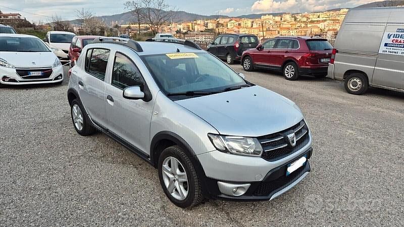 Usata Dacia Sandero Prestige 90 CV (66 kW) 2014 Grigio SUV